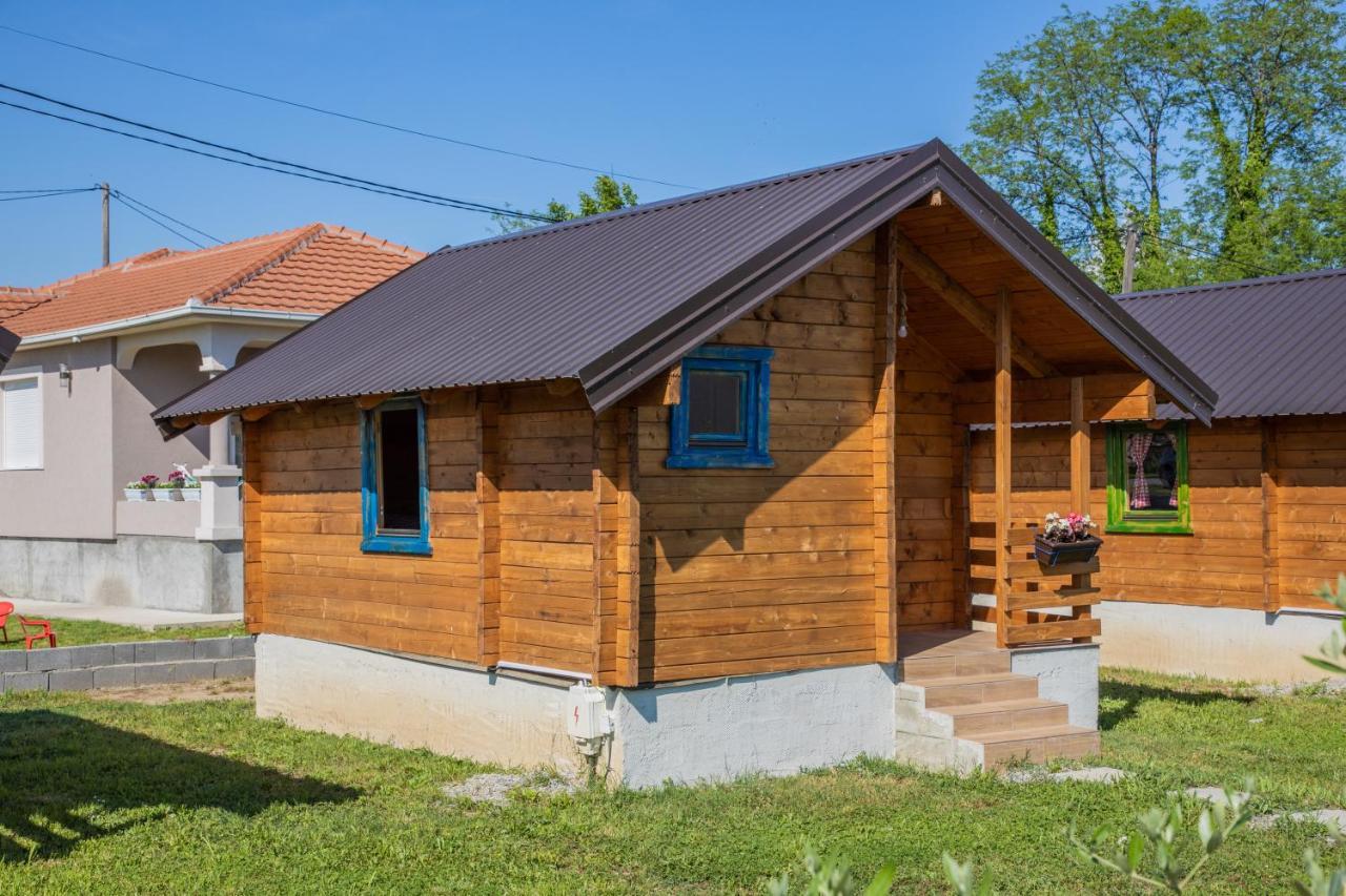 Burzan Bungalovi Подгорица Екстериор снимка